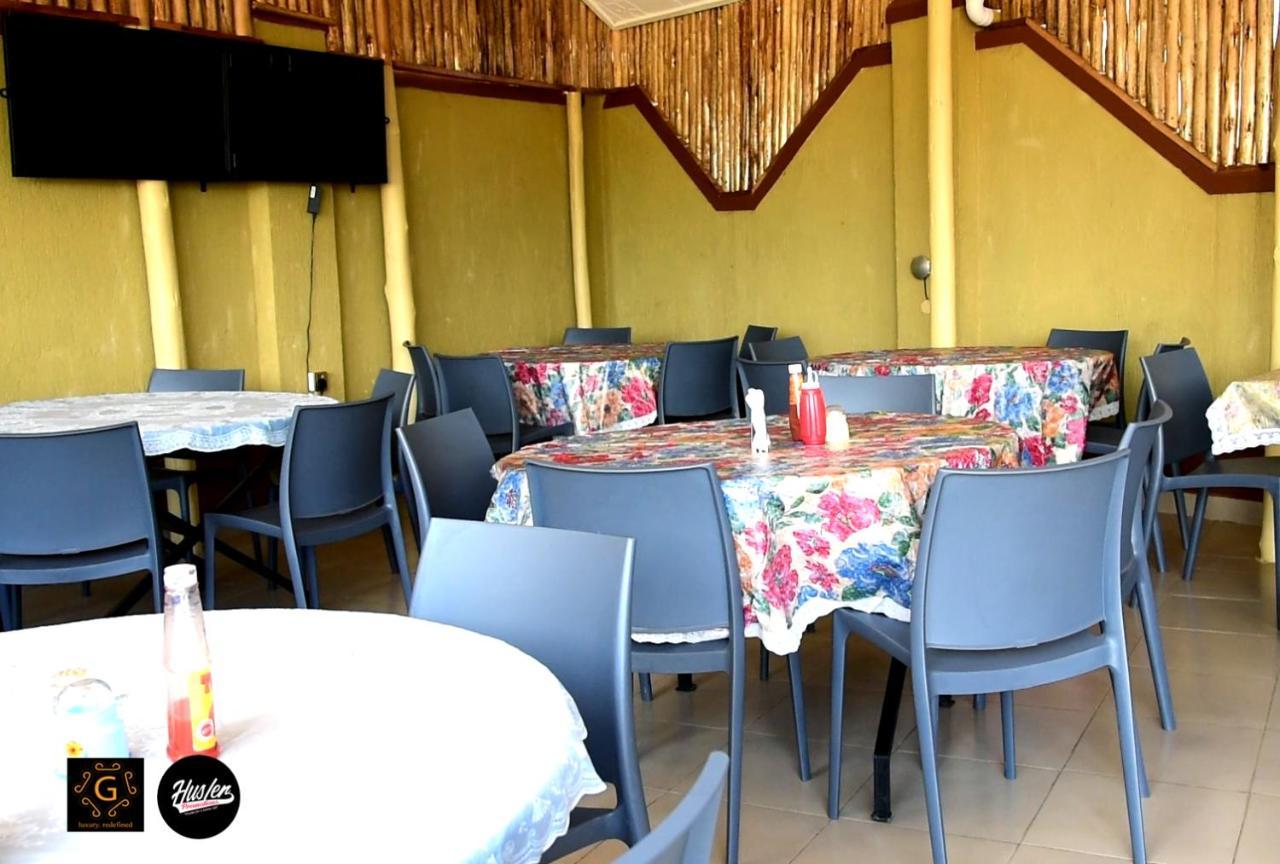 Golden View Hotel Ibanda Esterno foto