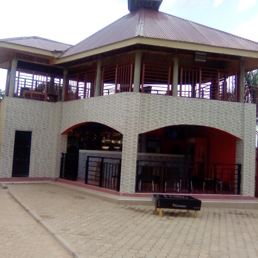 Golden View Hotel Ibanda Esterno foto